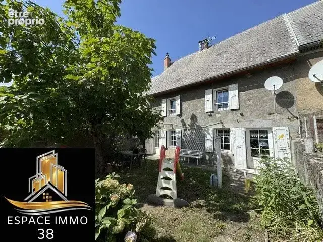 Maison à PIERRE-CHATEL