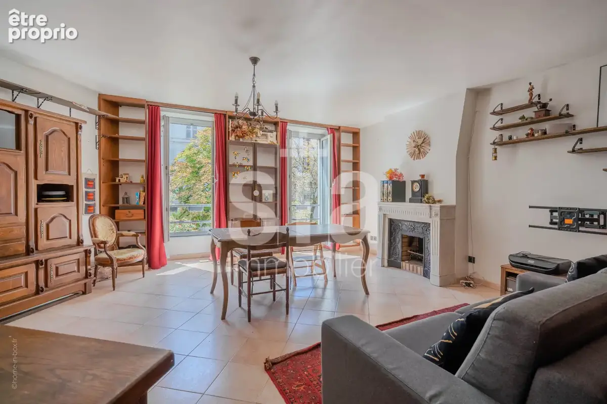 Appartement à PARIS-12E