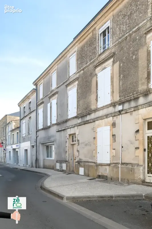 Luçon hyper-centre   immeuble de rapport   3 appartements loués   23 400 € de revenus annuels   rentabilité +8 - photo 20