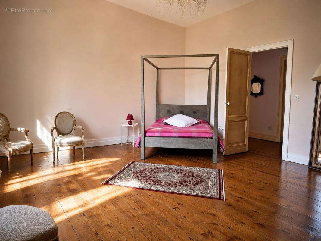 Propriété de 12 pièces de 820 m² à Samazan - photo 9