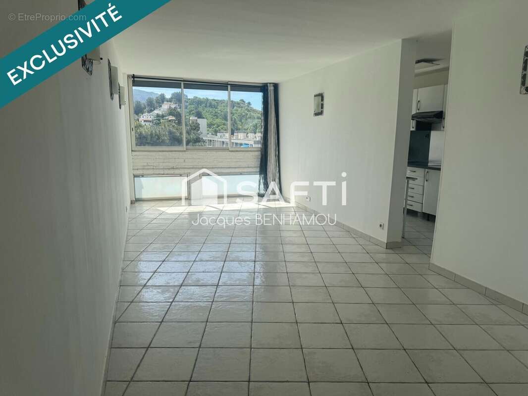 Photo 2 - Appartement à MARSEILLE-12E