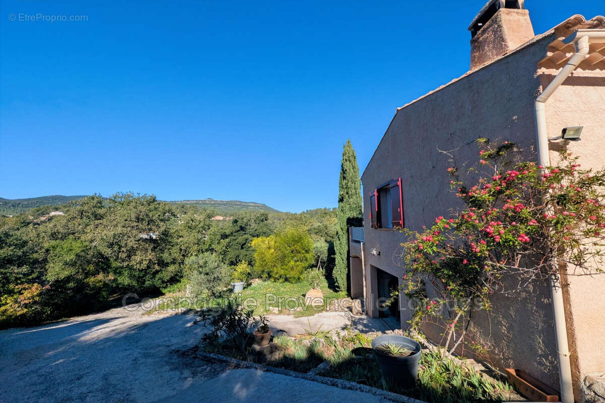 Maison à SOLLIES-TOUCAS