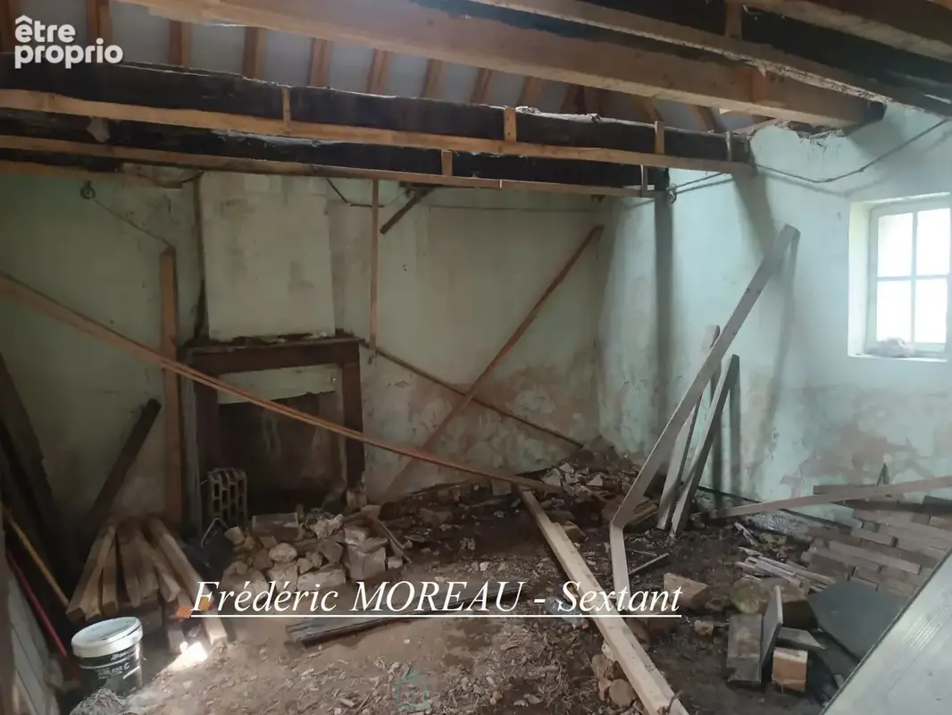 Ensemble immobilier à rénover intégralement au milieu de la nature. - photo 11