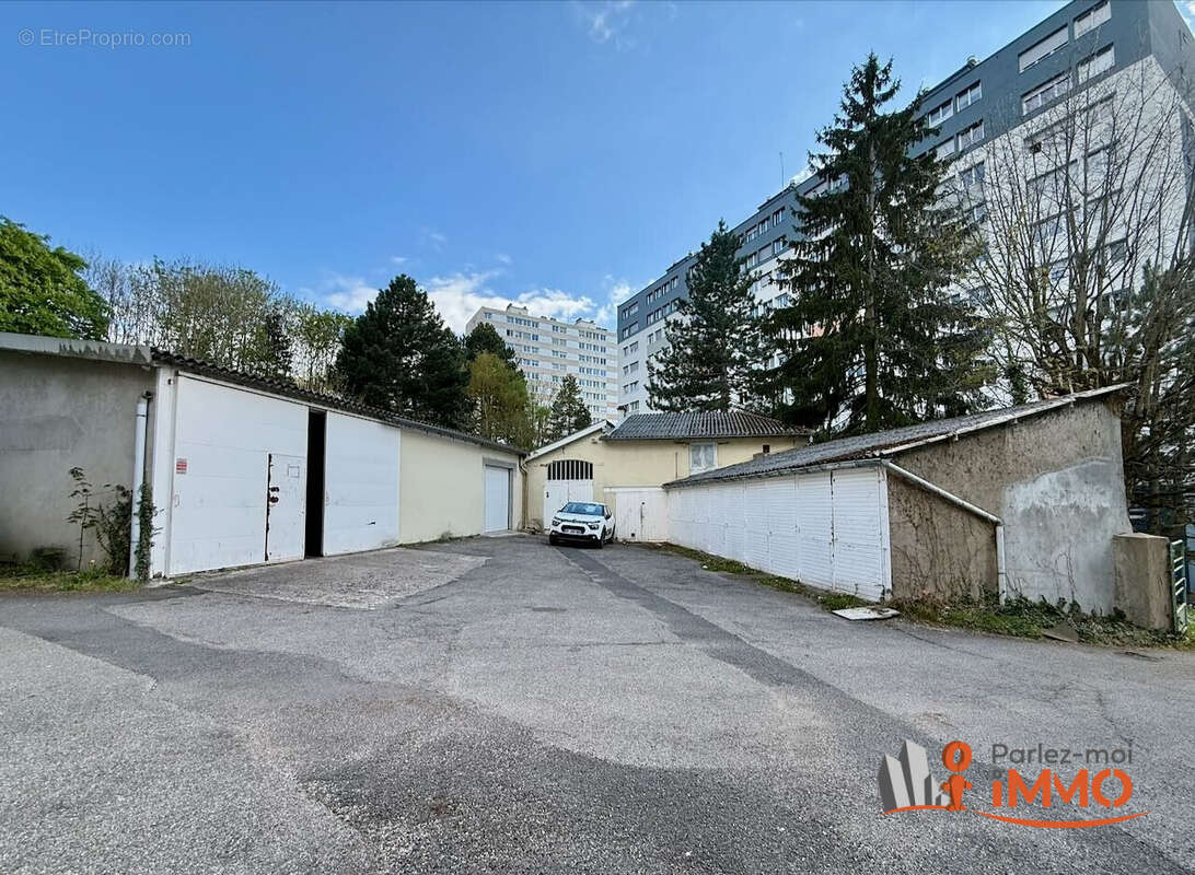 Commerce 390 m² à Saint-Etienne  - photo 2