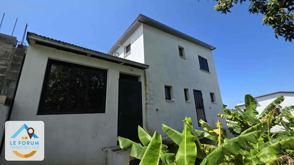 Saint joseph 97480 - villa moderne et fonctionnelle - quartier verdoyant - photo 3