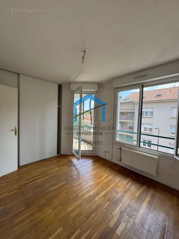 Appartement à DECINES-CHARPIEU