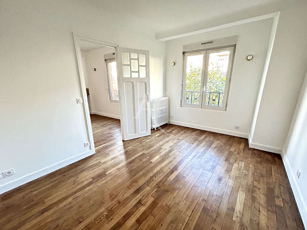 Appartement à LES LILAS