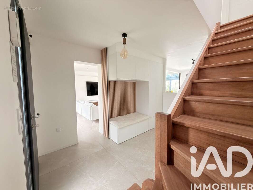 Maison 134 m² à Linas  - photo 9