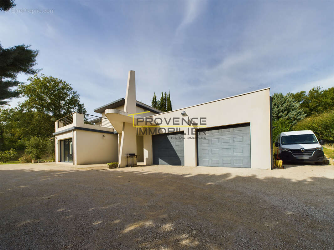 Maison à MONTELIMAR