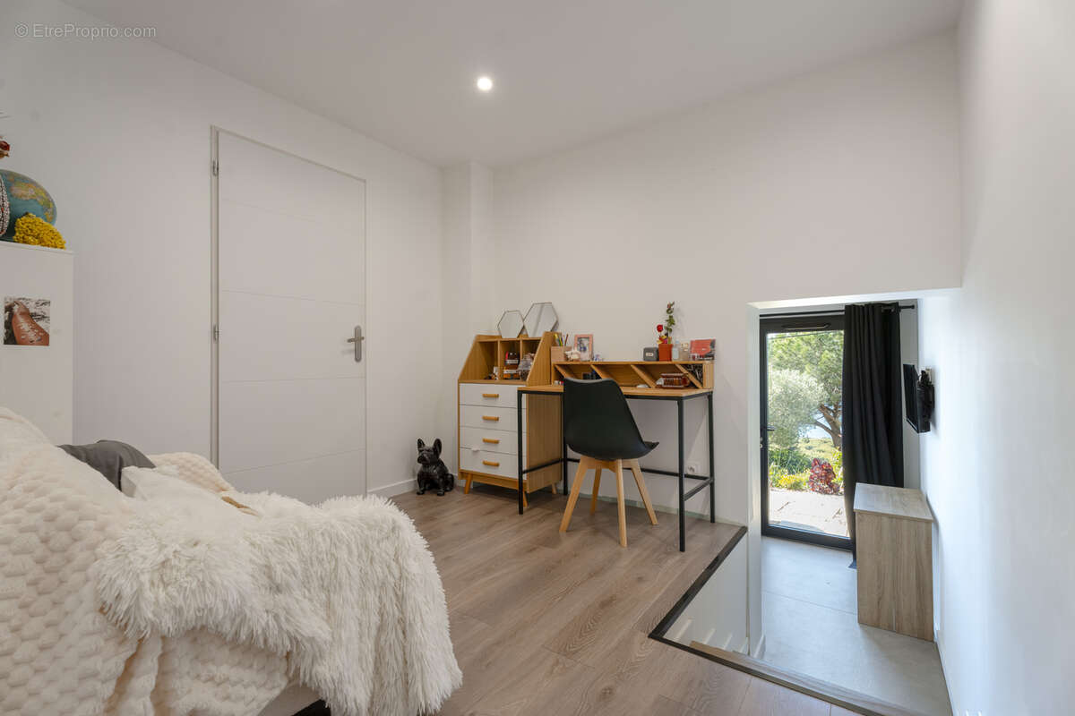 Maison à CARQUEIRANNE