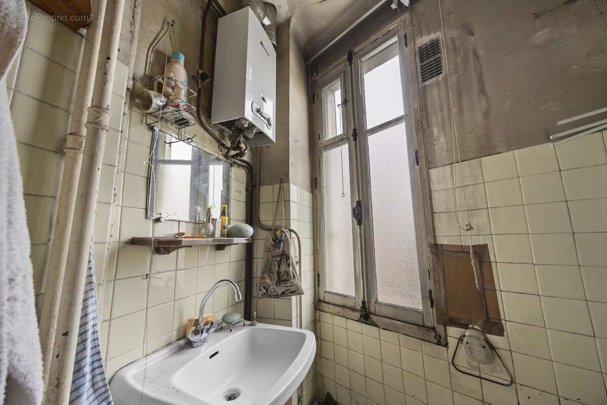 Appartement à PARIS-14E