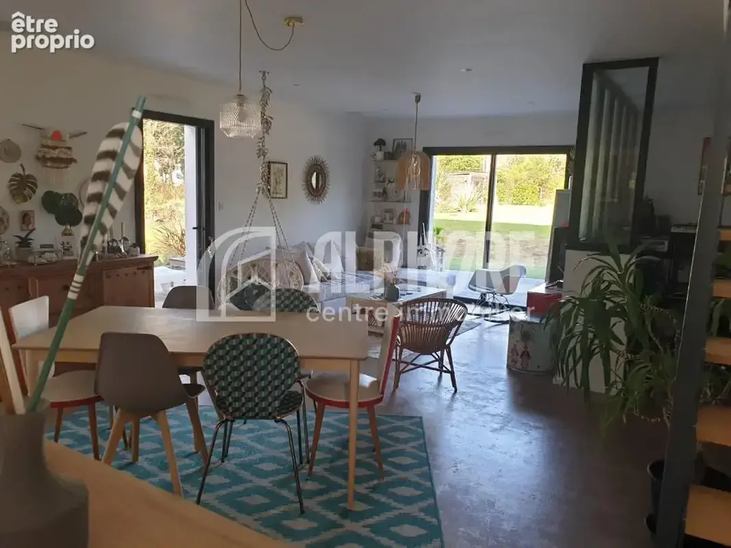 Maison contemporaine de 2017, 4 chambres , garage . - photo 1