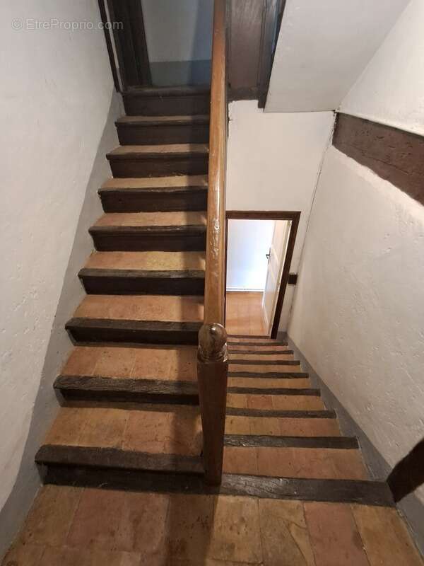 Charme, authenticité et 204 m² de potentiel à Pennautier ! - photo 12
