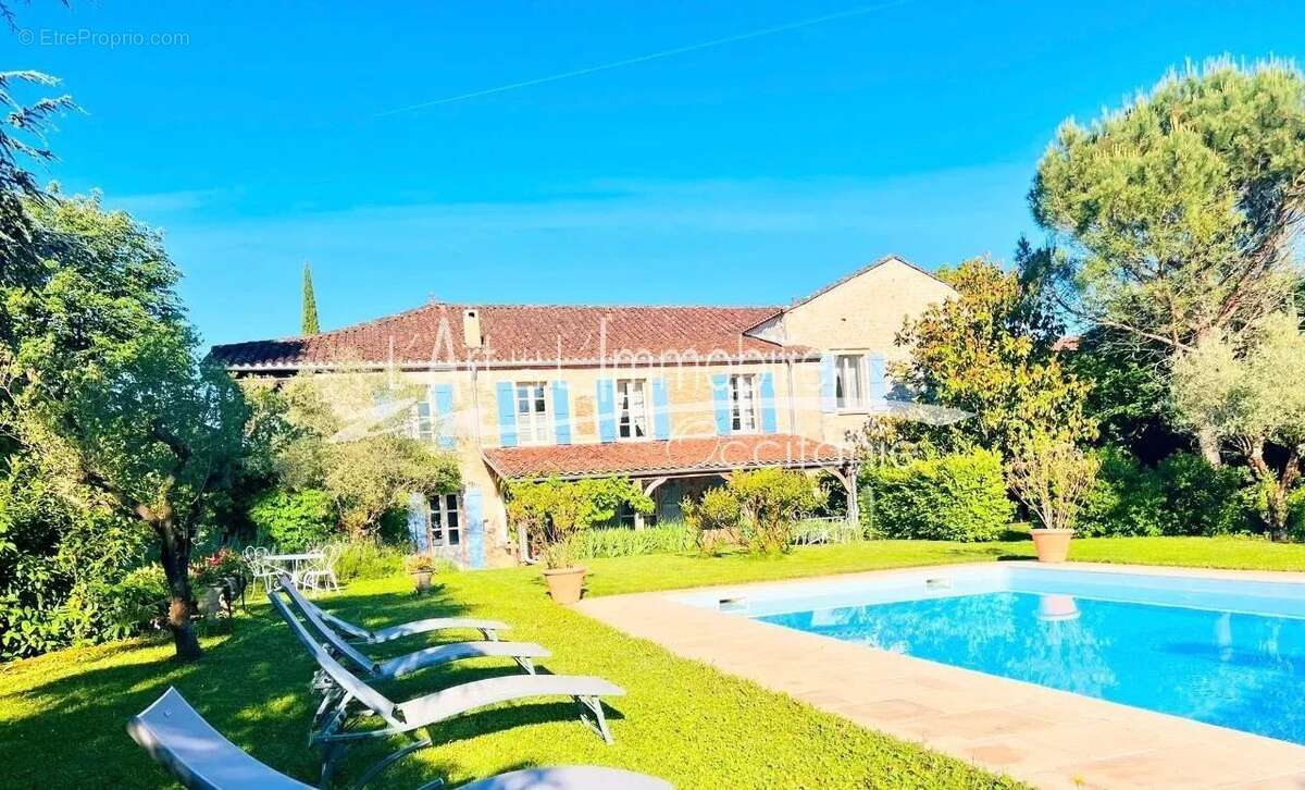 Maison à MERCUES