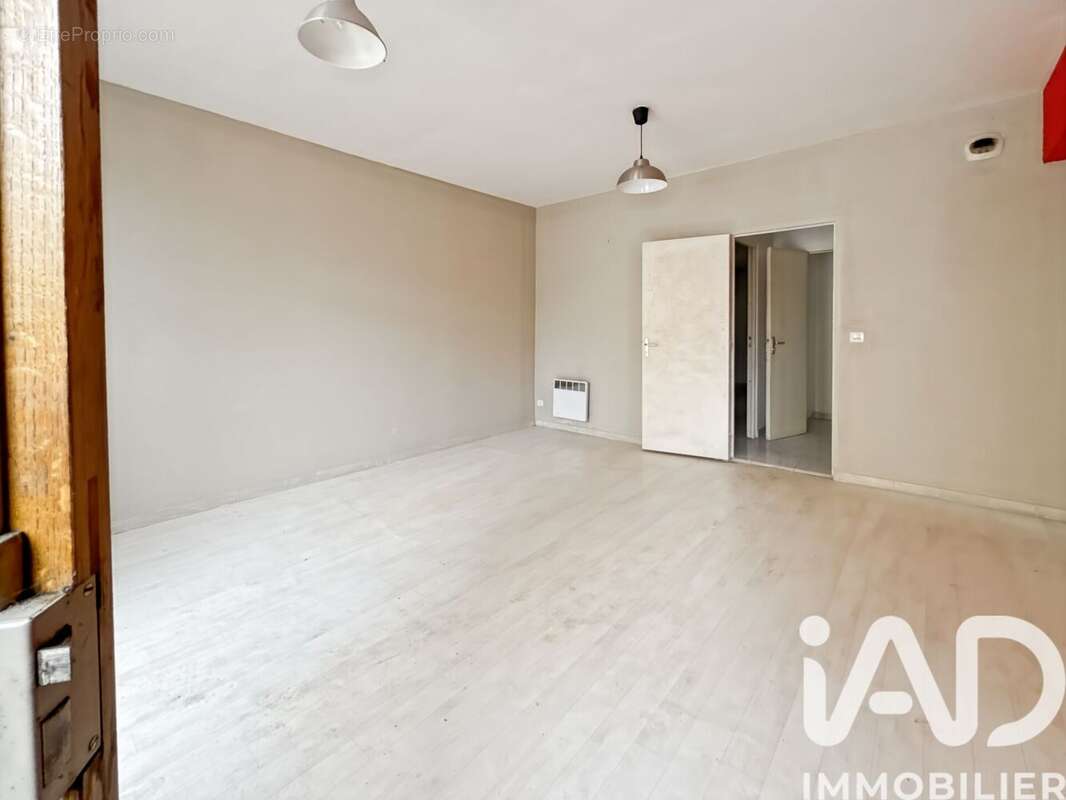 Appartement 158 m² à Chassy  - photo 8