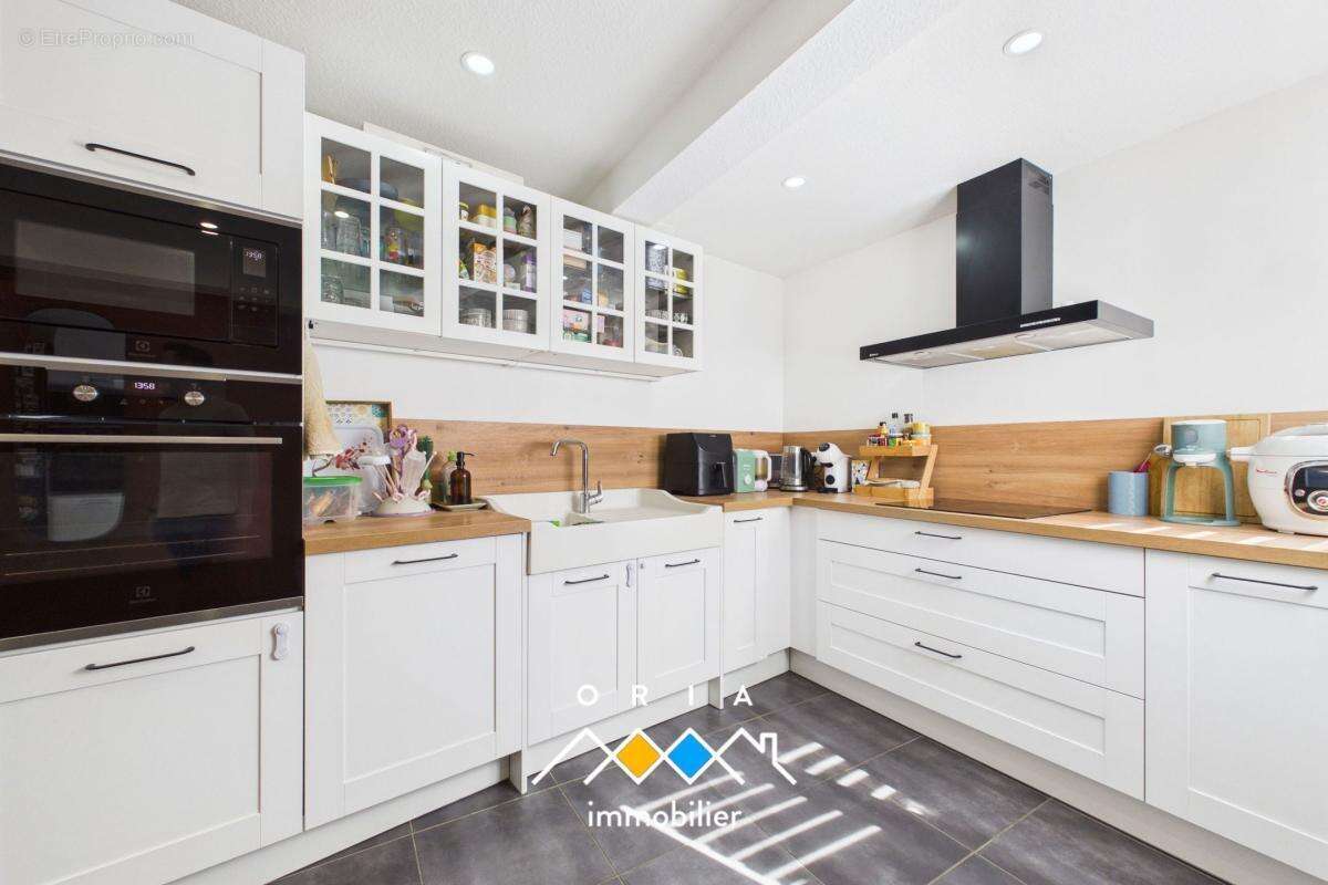 Appartement à JOUY-AUX-ARCHES