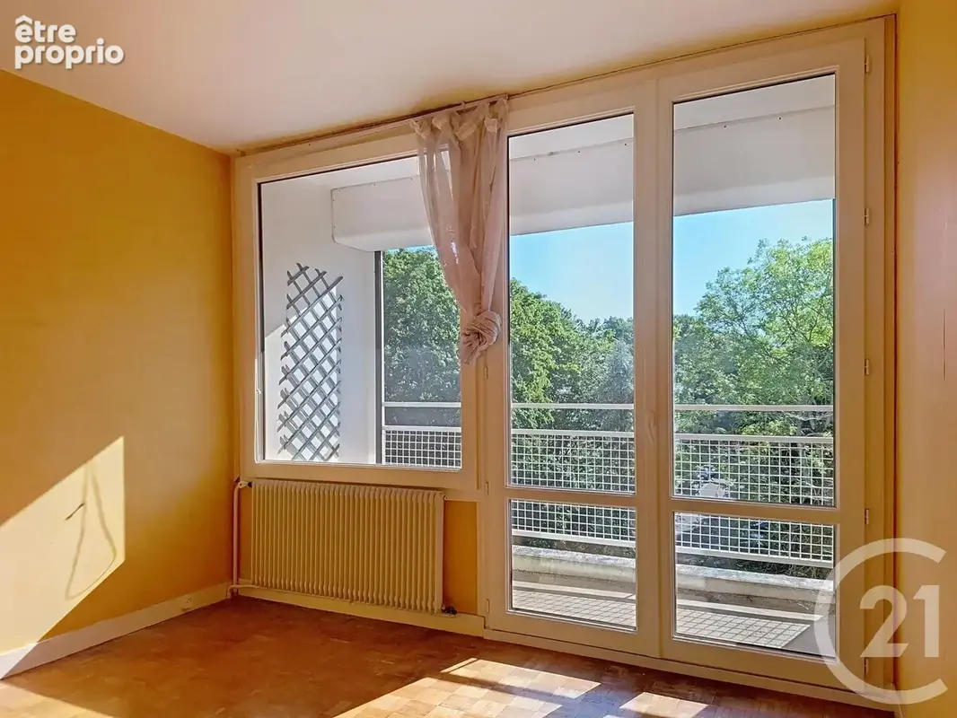 Appartement 2 pièces 44 m² à vendre à Vaux-Le-Penil (77000) - photo 2