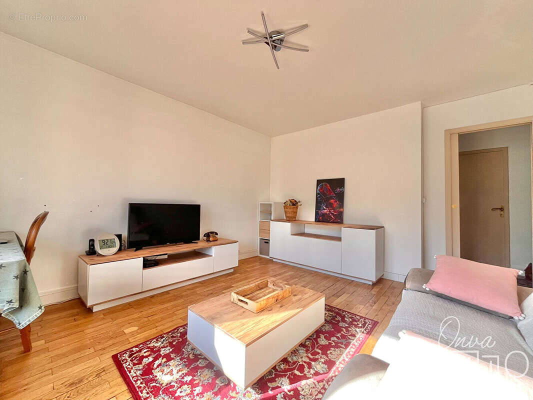 Appartement à DECINES-CHARPIEU