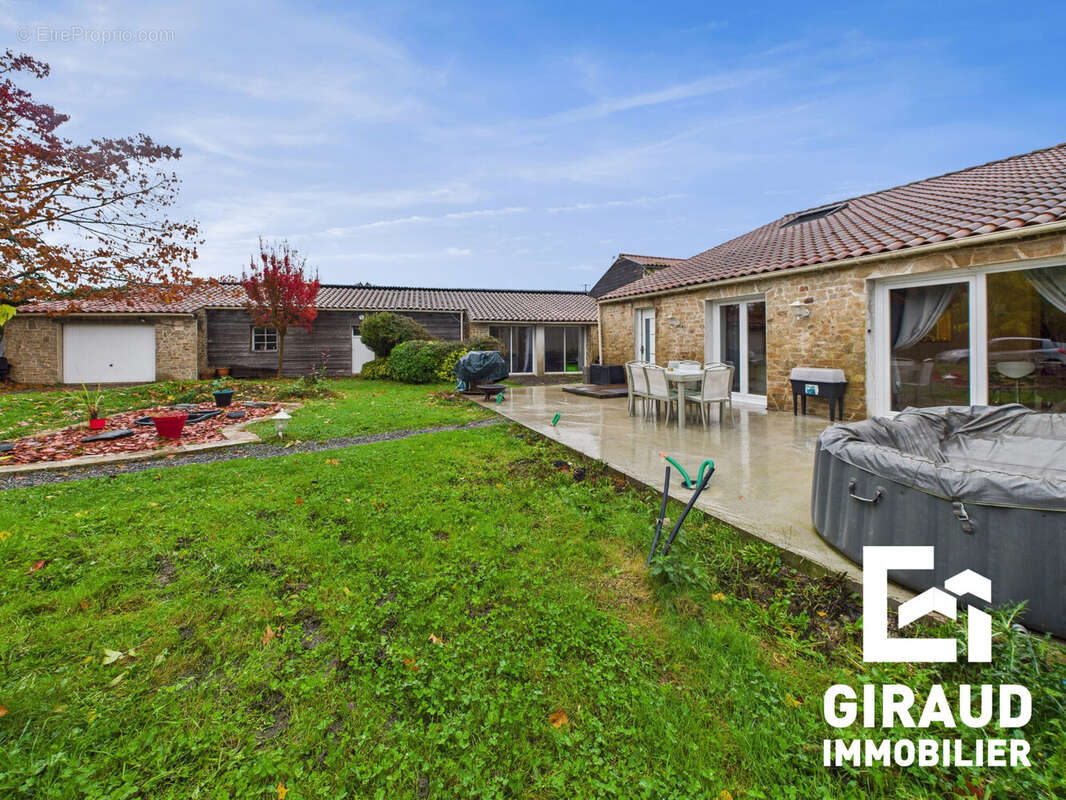 Maison 131 m² à Antigny  - photo 3