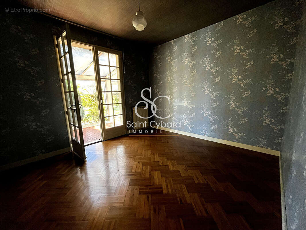Maison à SAINT-YRIEIX-SUR-CHARENTE