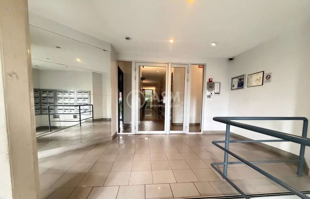 Appartement à COURBEVOIE