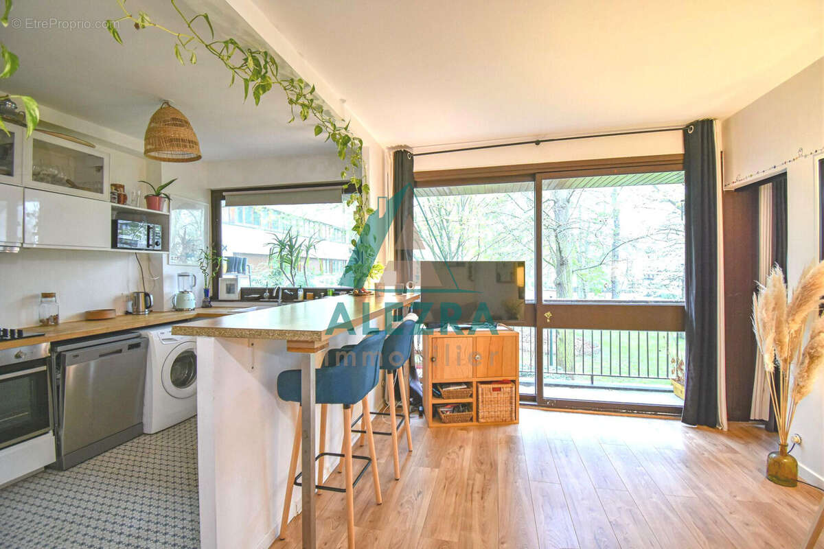 Appartement à LA CELLE-SAINT-CLOUD