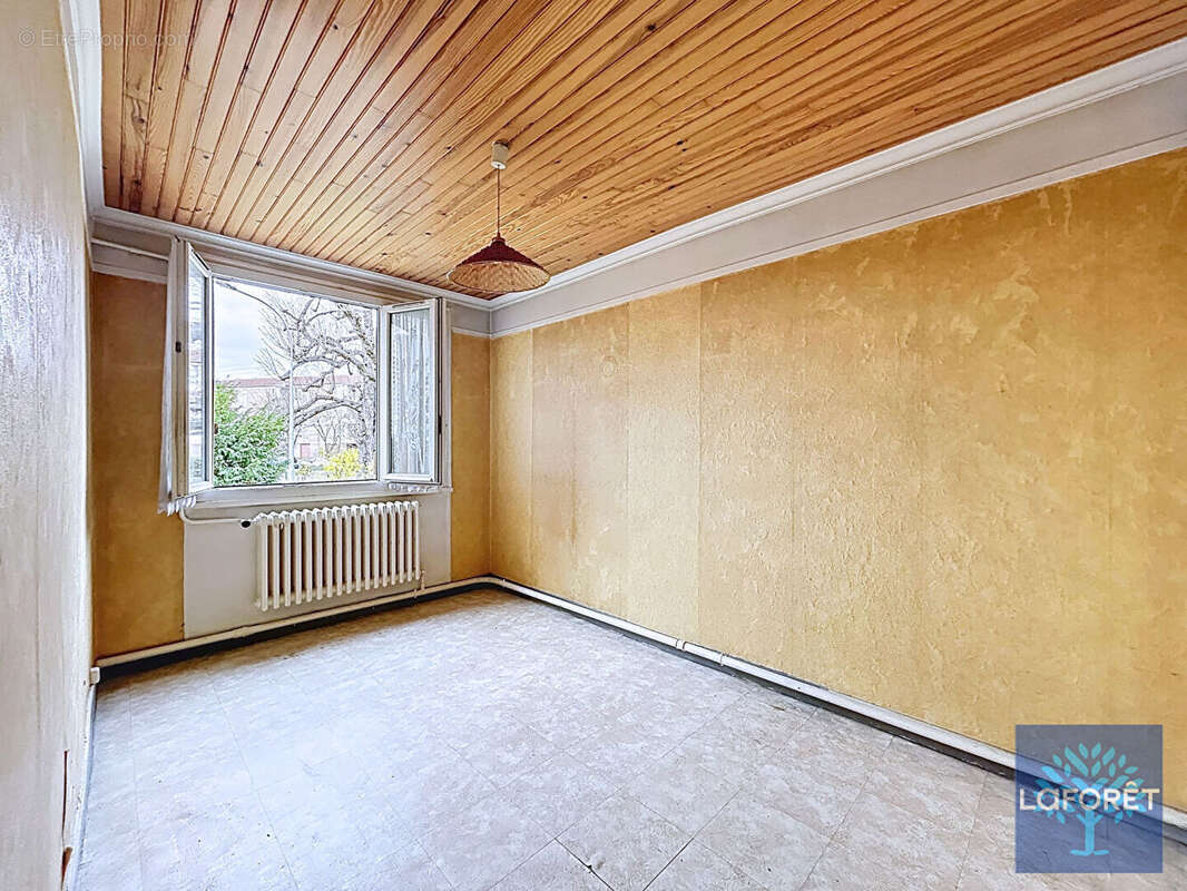 Appartement à VIGNEUX-SUR-SEINE