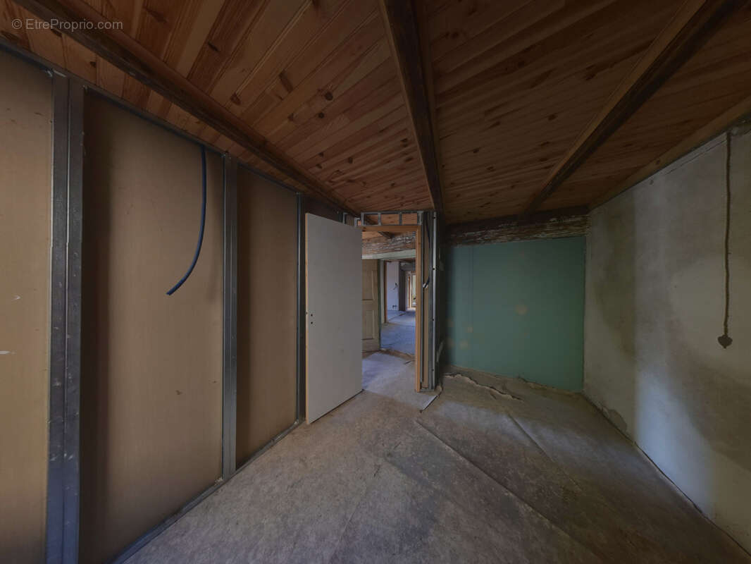 Maison à SAINT-FORTUNAT-SUR-EYRIEUX