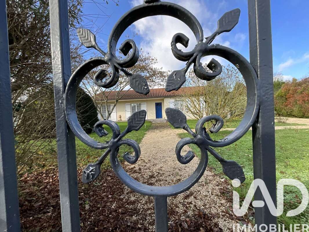 Photo 3 - Maison à ITEUIL