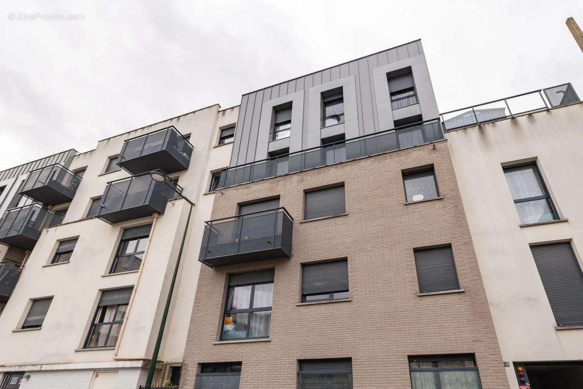 Appartement à LES PAVILLONS-SOUS-BOIS