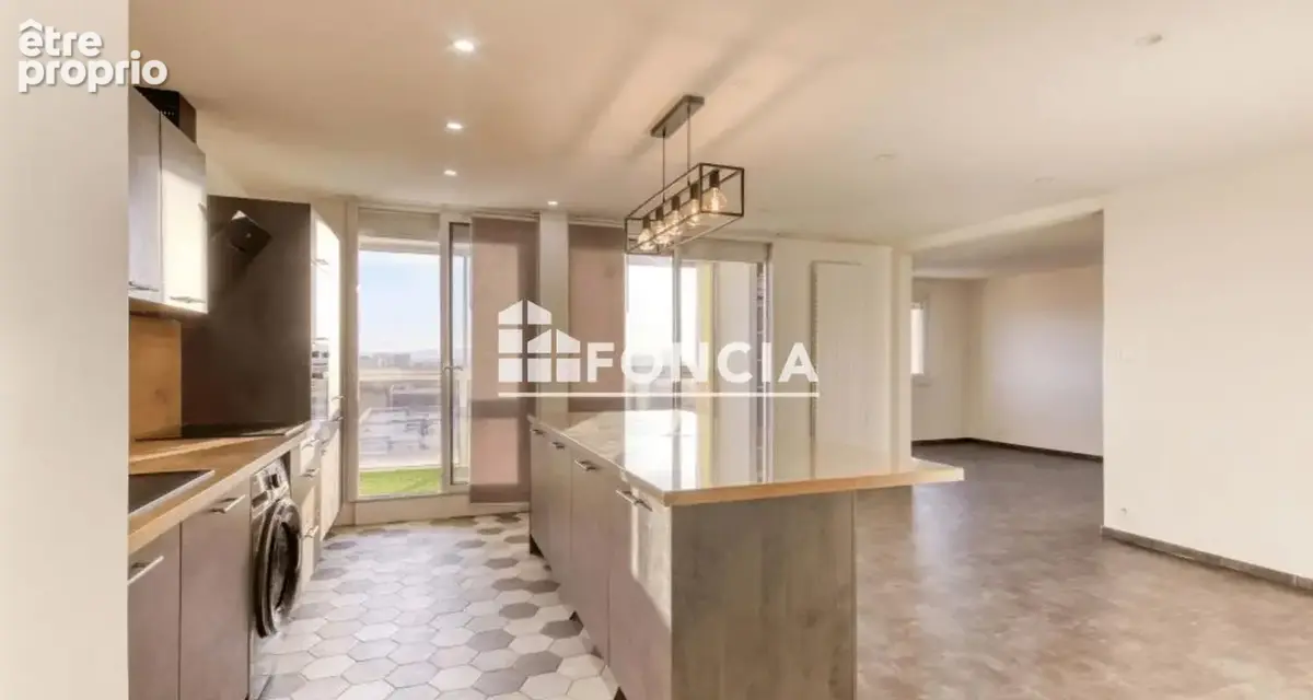 Appartement 4 pièces 86,29 m² dernier étage avec ascenseur en parfait état - photo 2