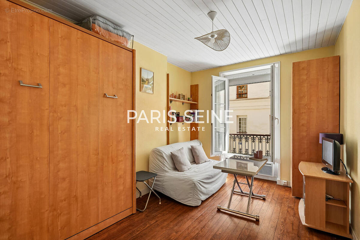 Appartement à PARIS-7E