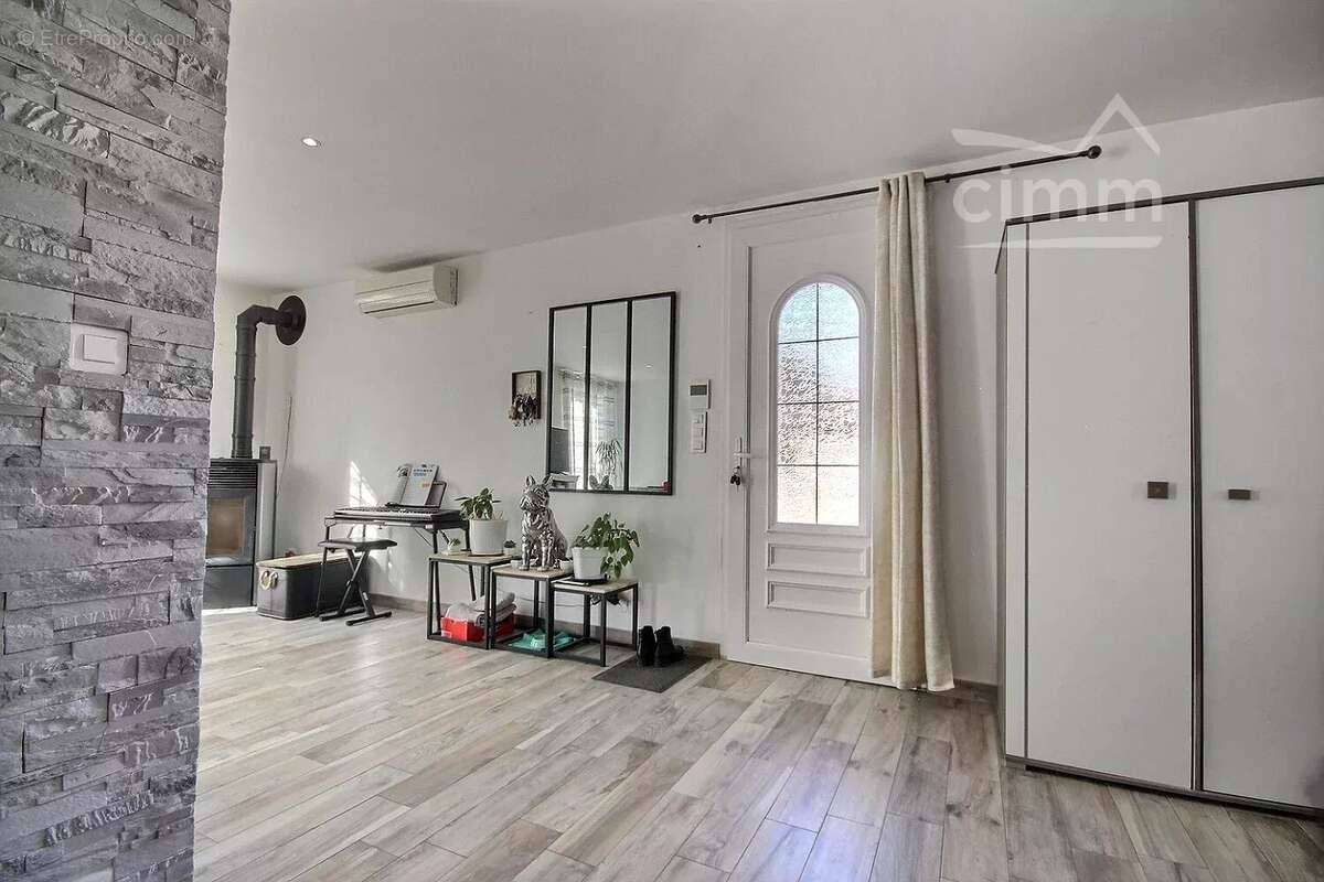 Maison à MONTELIMAR