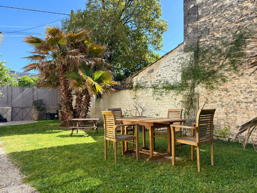 Maison à COGNAC