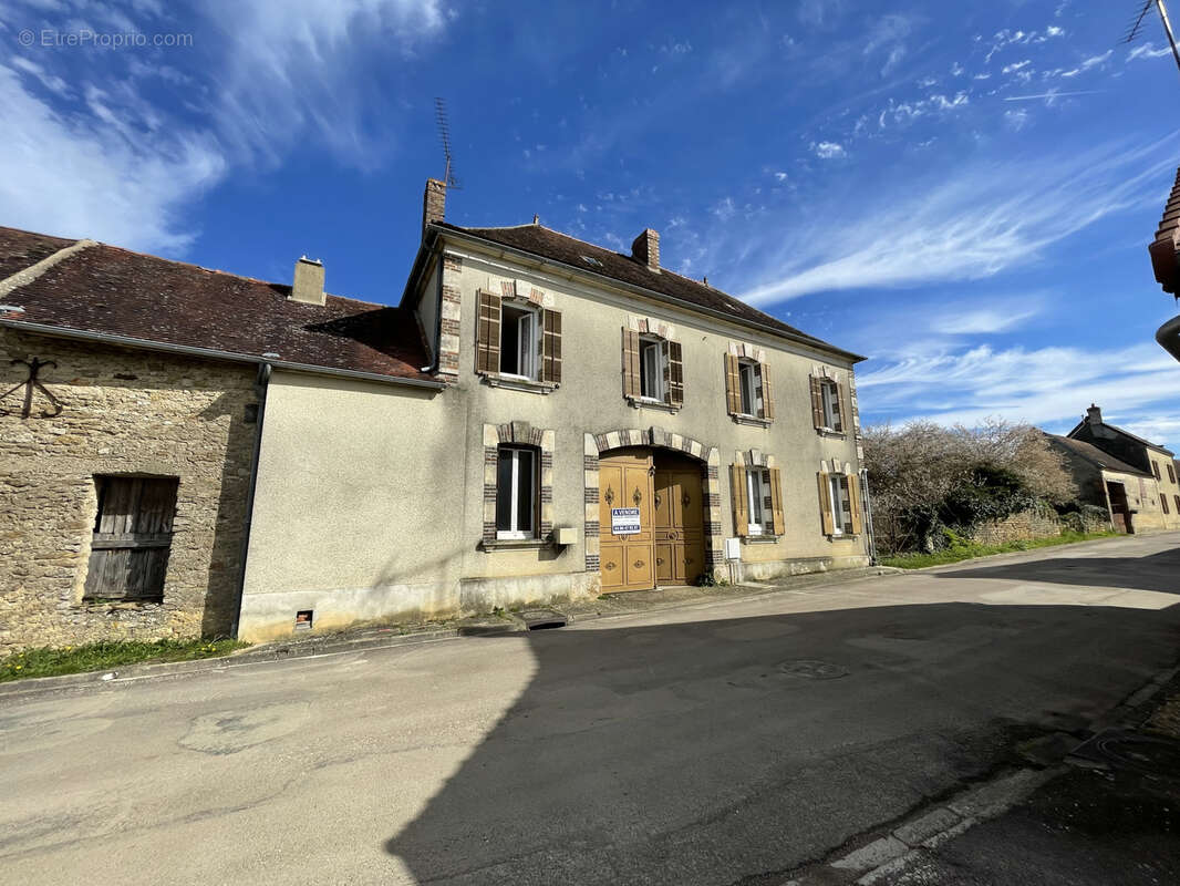 Maison à DYE