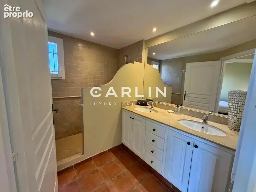Appartement rénové avec terrasse et vue sur collines - photo 8