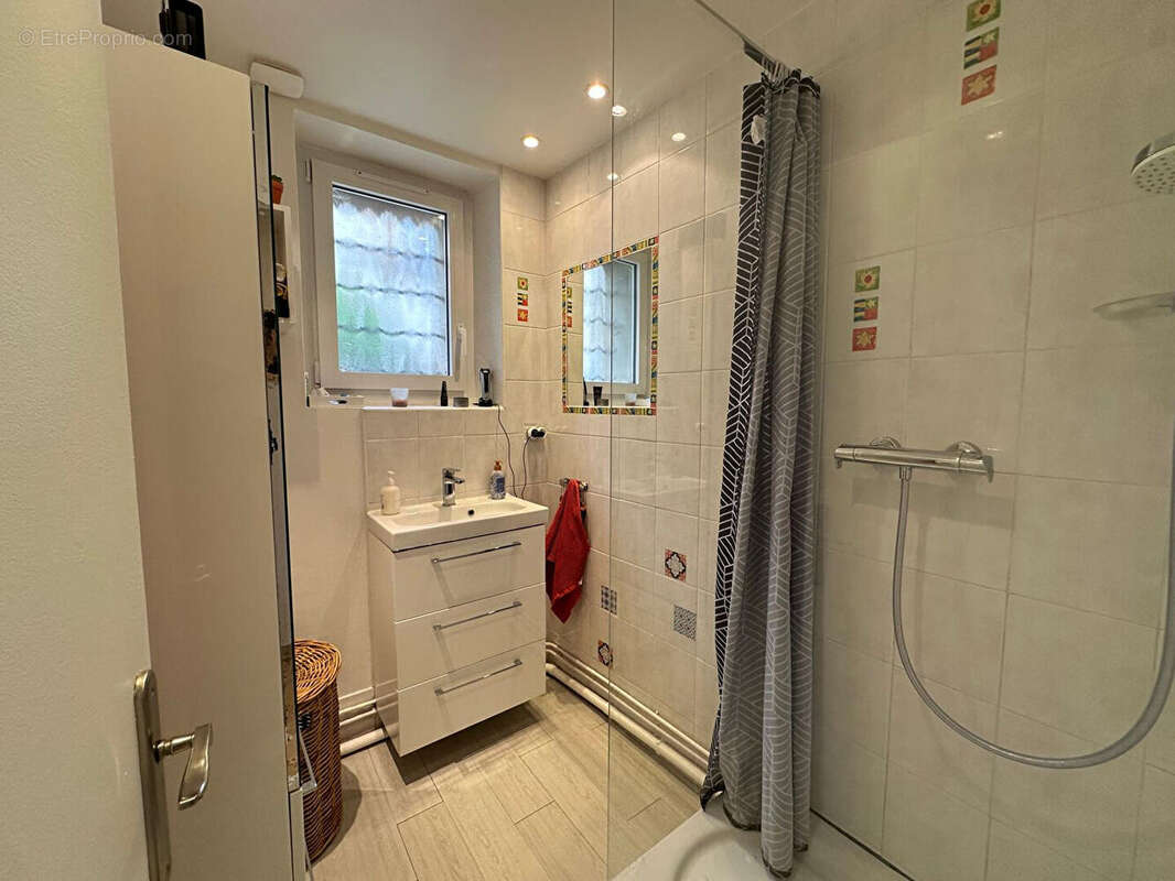 Maison entièrement  rénovée  113 m² - photo 10