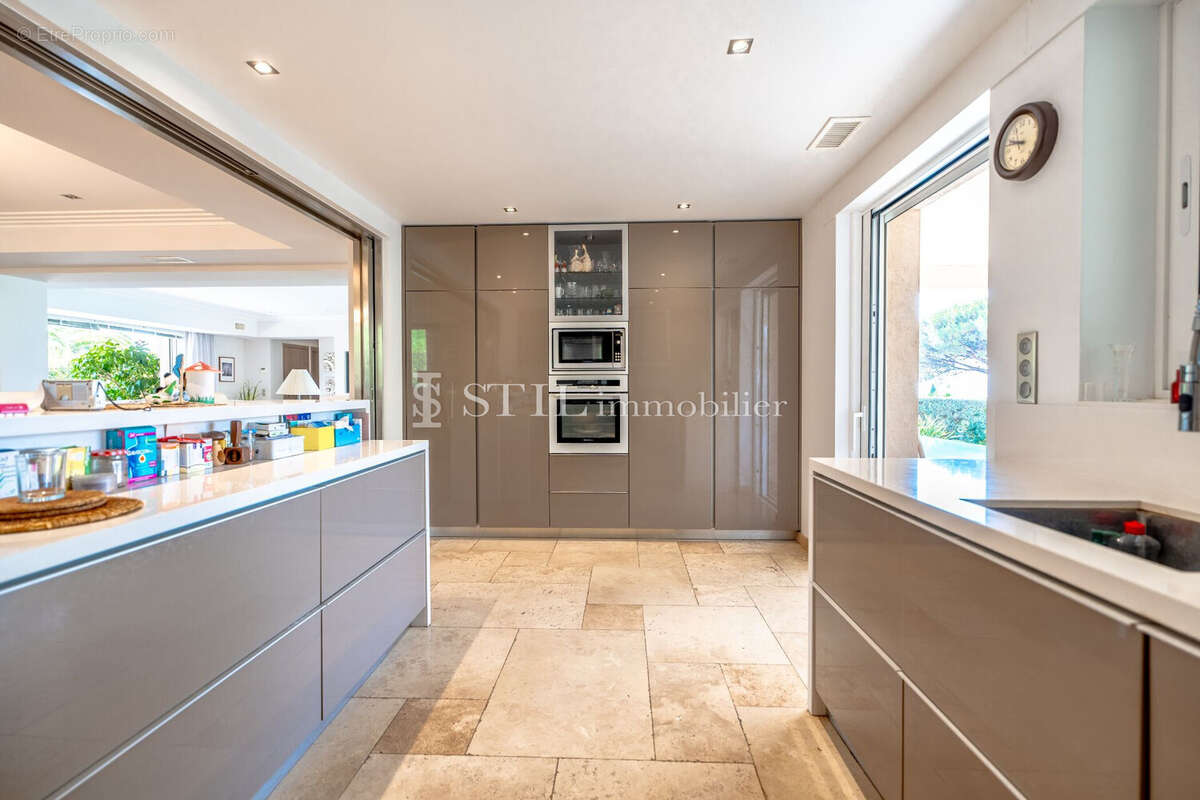 Maison 240 m² à Sainte-Maxime  - photo 5