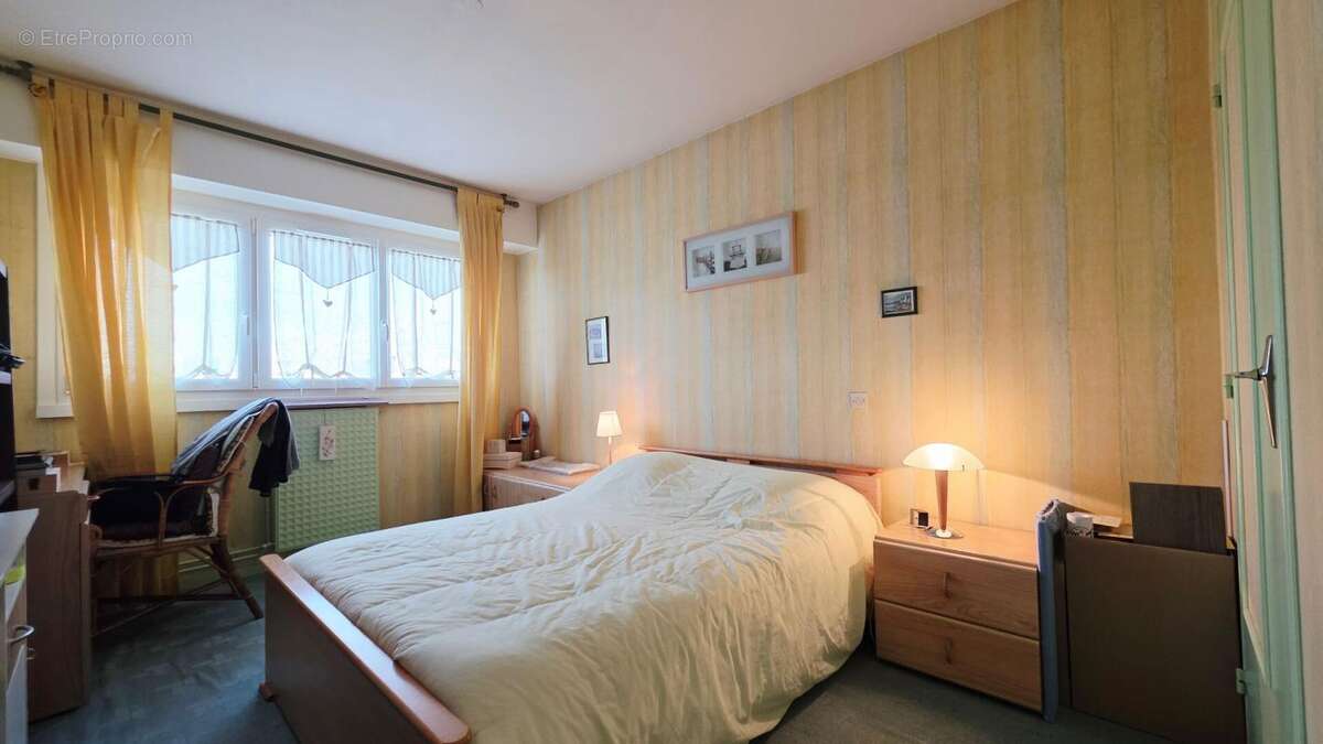 Bourges appartement de 86.1m² 4 pieces balcons ascenseur parking - photo 12