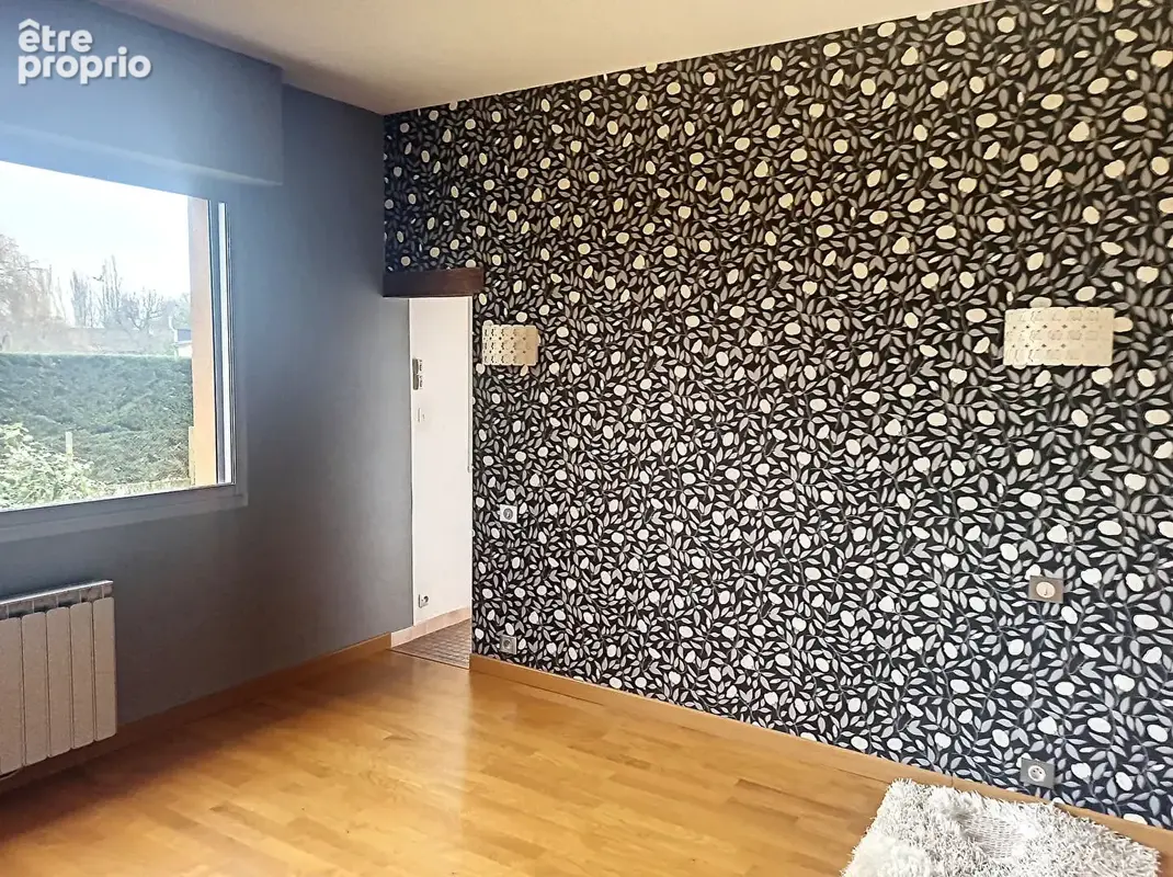 Maison de plain-pied - 4 chambres - Beaux volumes et vaste terrain arboré - photo 8