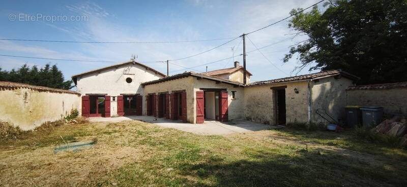 Maison à SOUVIGNE