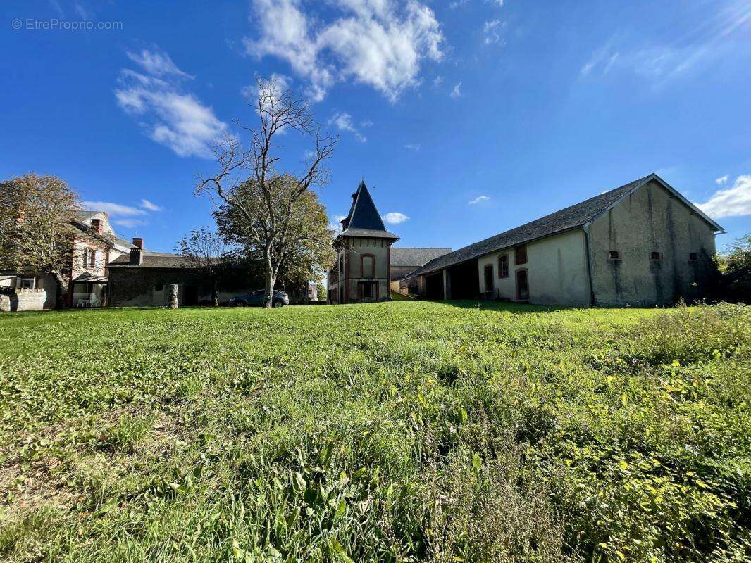 Maison à MIRANDOL-BOURGNOUNAC
