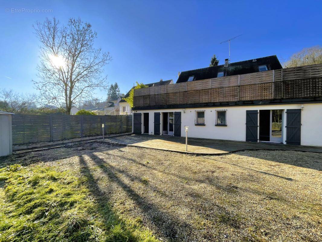 Appartement à VERNEUIL-EN-HALATTE