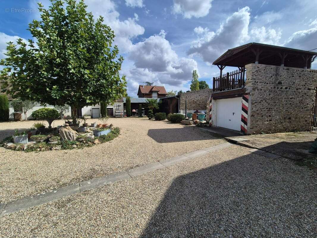 Maison 180 m² à Breval  - photo 3