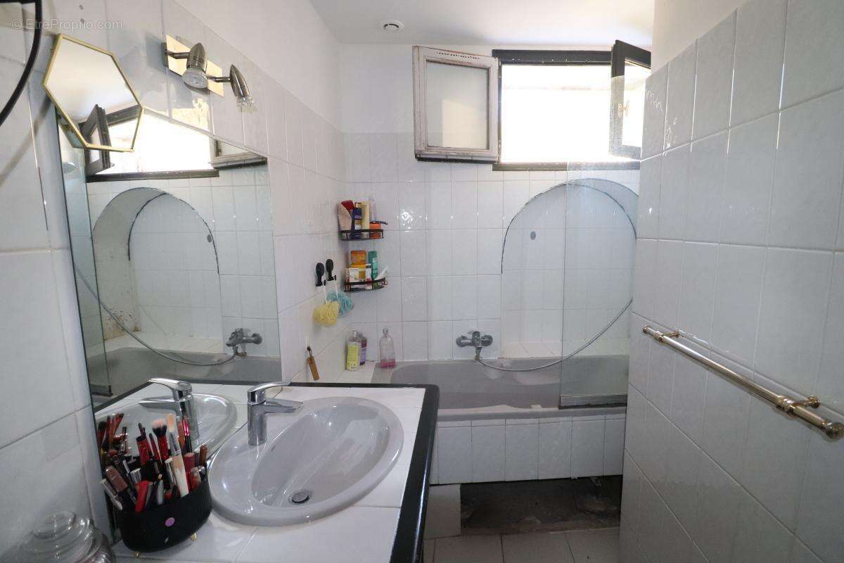 Appartement à L&#039;ESCARENE