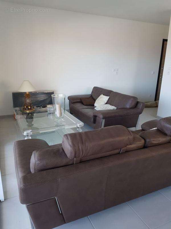 Appartement à THOIRY