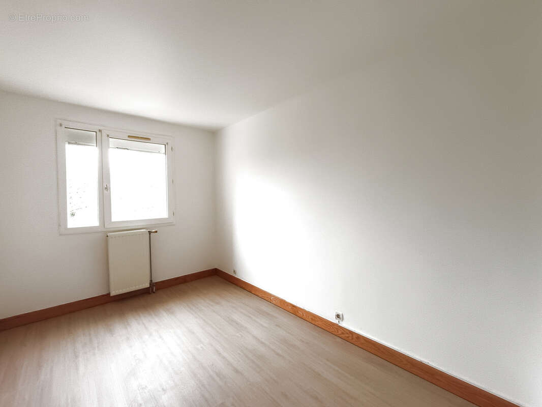 Appartement 4 pcs 93m2 lumineux avec grand balcon - photo 7