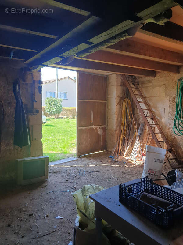 Maison à BAIGNES-SAINTE-RADEGONDE