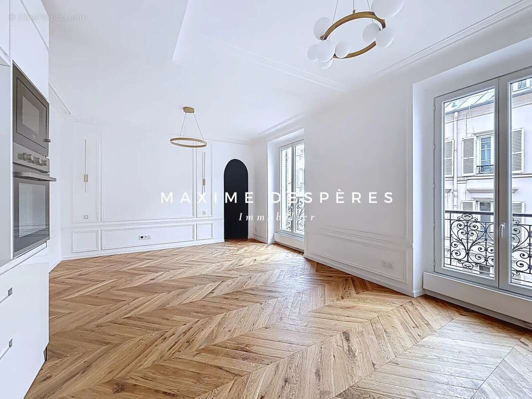 Appartement à PARIS-17E