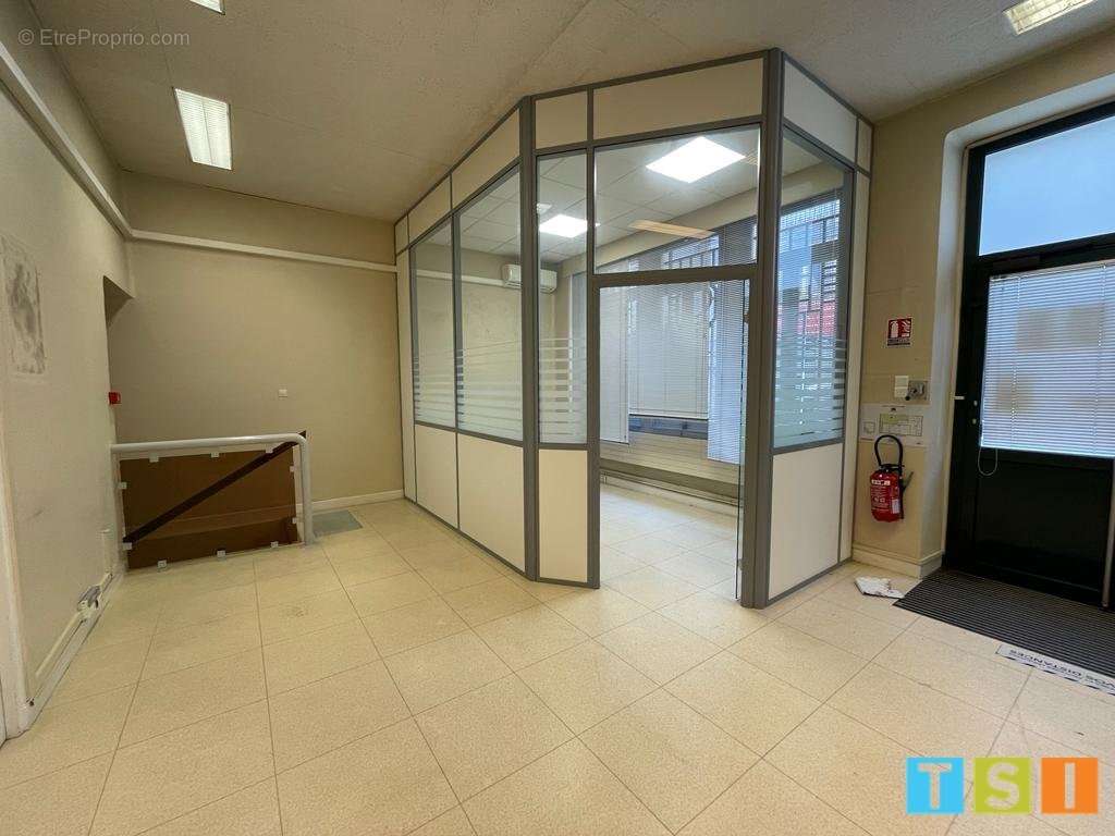 Commerce à MONTREJEAU